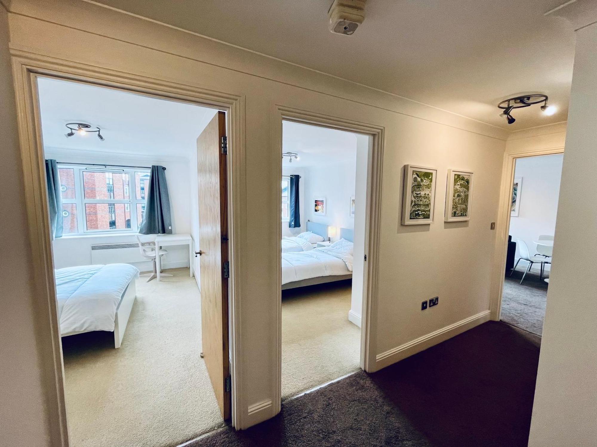 Exquisite City Centre Apartment - Recently Refurbed - 2 Bed 2 Bath - Free Parking - Netflix Amazon Disney Birmingham Exterior photo